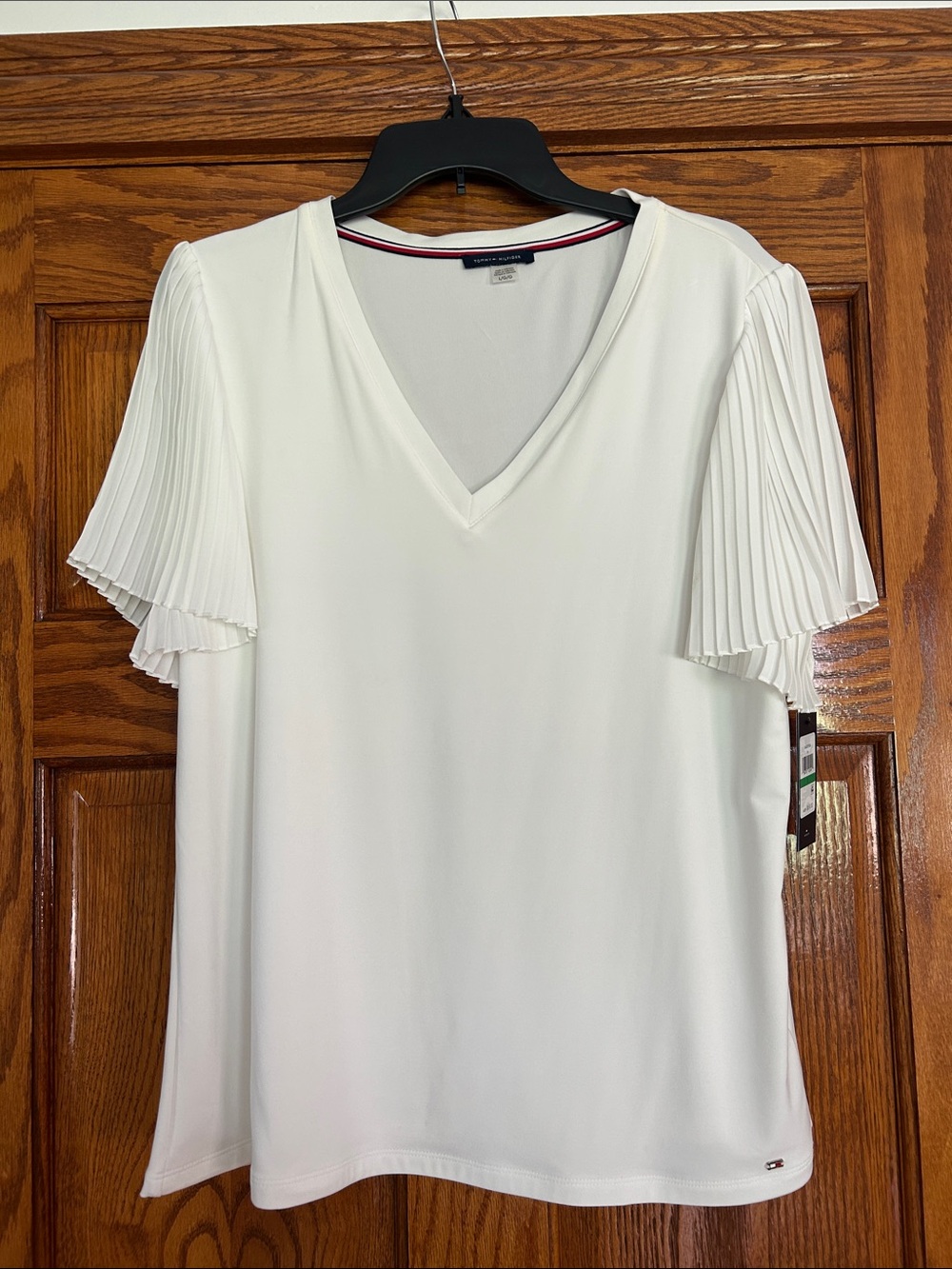 Tommy Hilfiger NWT White Pleated Sleeve V-Neck Blouse